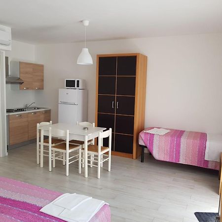 Duna Camere Con Bagno Lido Adriano Bagian luar foto